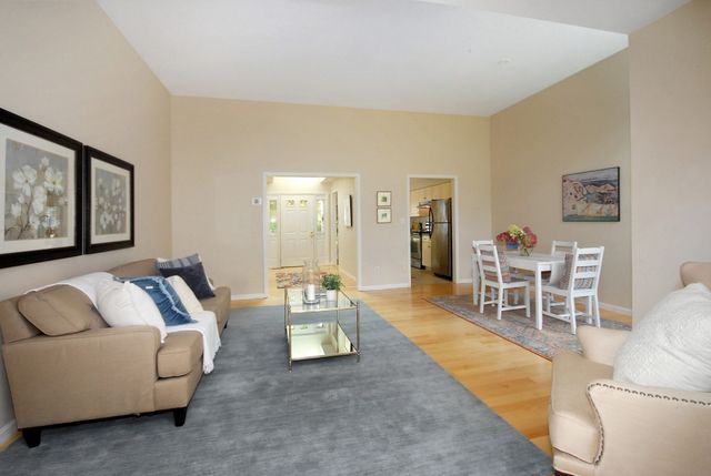 121 Audubon Dr 121, Acton, MA 01720