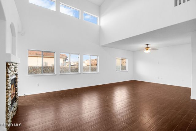 7085 CENTURY PLANT Drive, El Paso, TX 79912