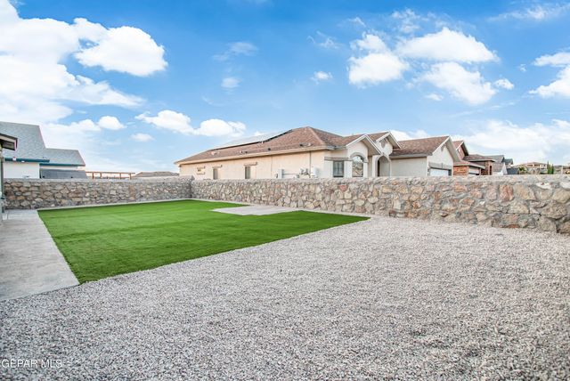 7085 CENTURY PLANT Drive, El Paso, TX 79912