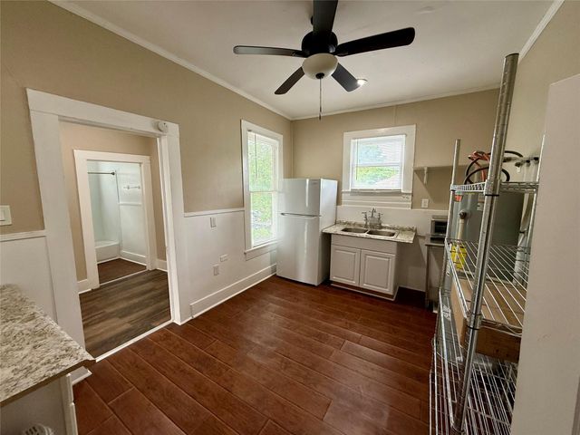 1403 14th Street 3, Huntsville, TX 77340