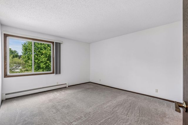 4710 58th Avenue N 201, Crystal, MN 55429
