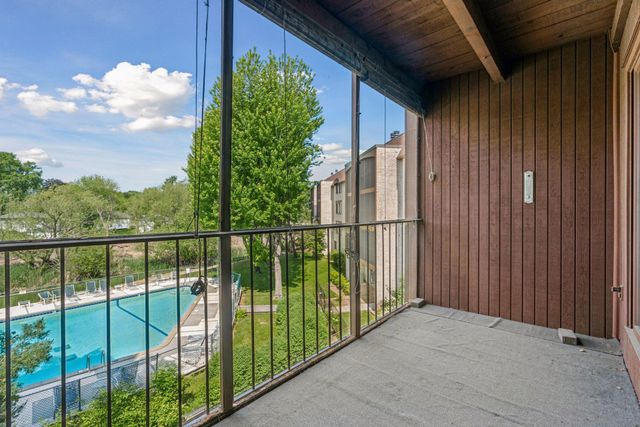 4710 58th Avenue N 201, Crystal, MN 55429