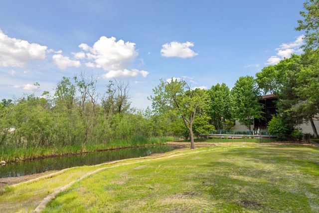 4710 58th Avenue N 201, Crystal, MN 55429