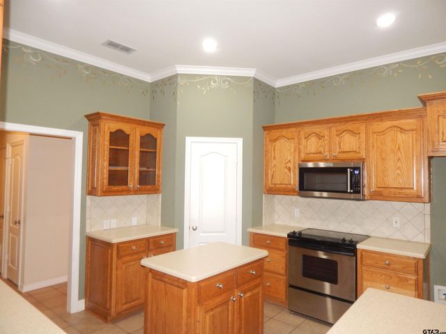 1221 River Bend Dr., Tyler, TX 75703