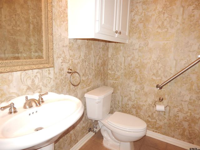 1221 River Bend Dr., Tyler, TX 75703