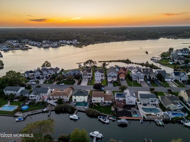 1621 Northstream Parkway, Point Pleasant, NJ 08742