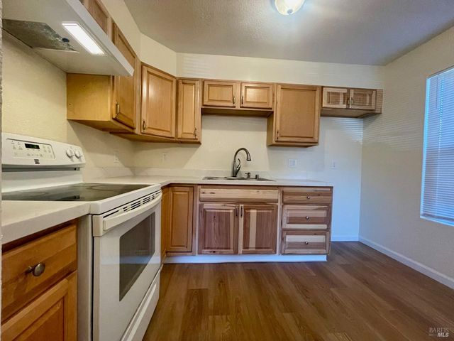 1930 L Ellenburg St, Vallejo, CA 94590