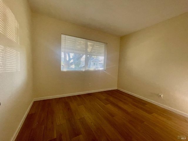 1930 L Ellenburg St, Vallejo, CA 94590