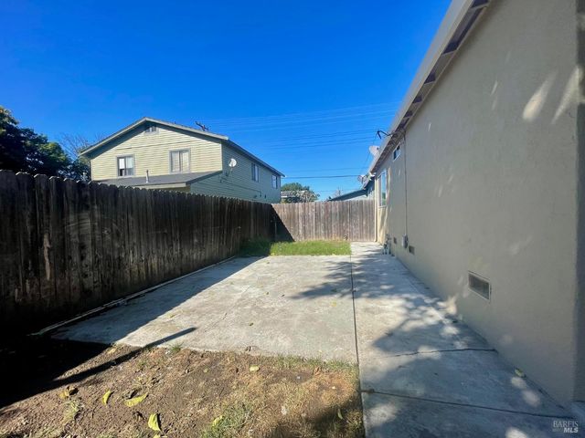 1930 L Ellenburg St, Vallejo, CA 94590