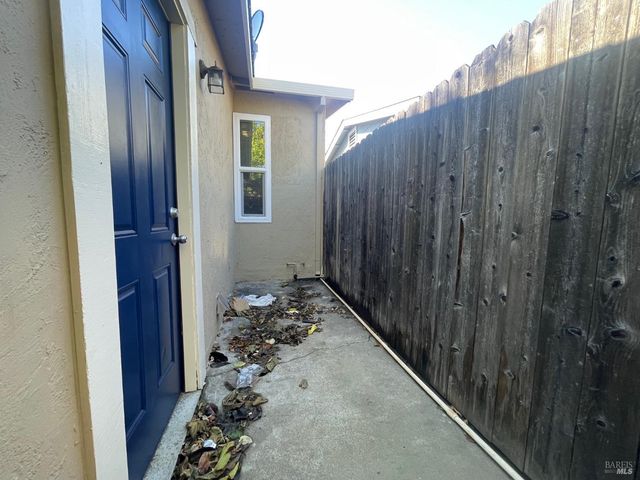 1930 L Ellenburg St, Vallejo, CA 94590