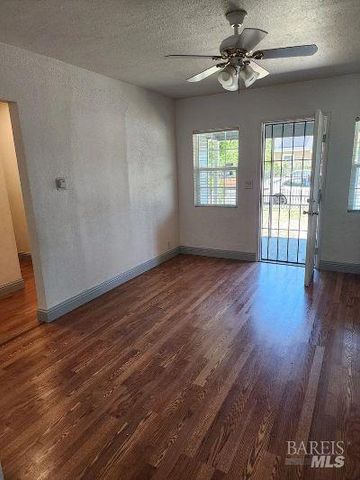 1930 L Ellenburg St, Vallejo, CA 94590