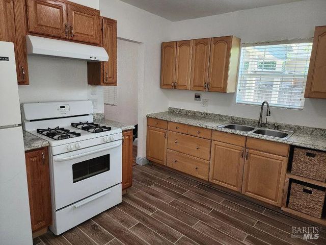 1930 L Ellenburg St, Vallejo, CA 94590