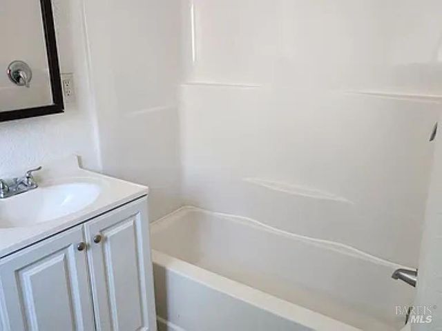 1930 L Ellenburg St, Vallejo, CA 94590