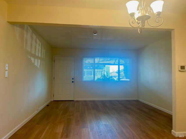 1930 L Ellenburg St, Vallejo, CA 94590