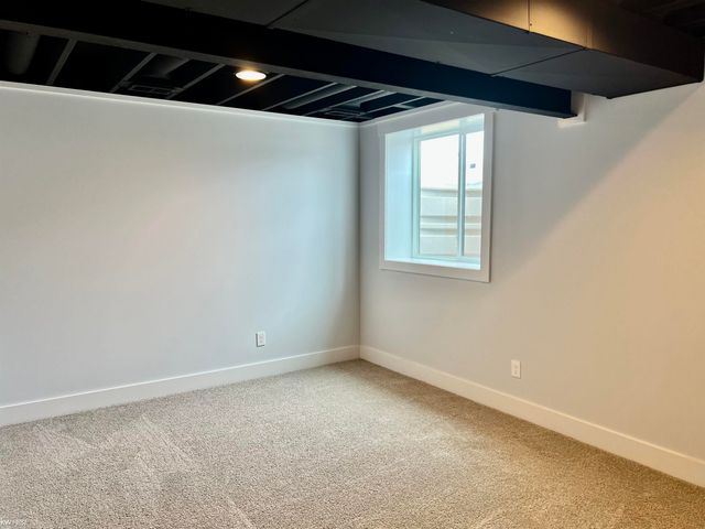 25 Loretta Lane, South Lyon, MI 48178