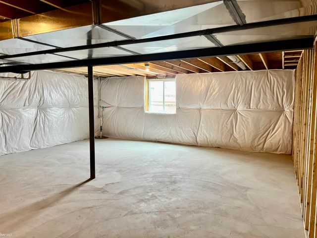 25 Loretta Lane, South Lyon, MI 48178