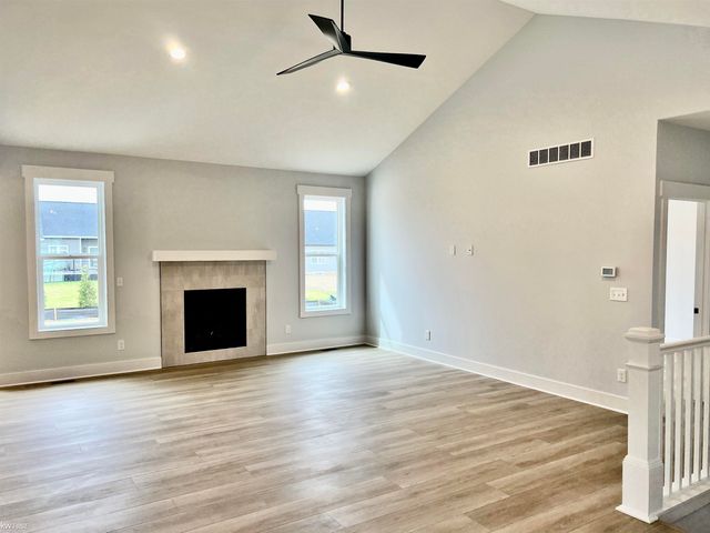 25 Loretta Lane, South Lyon, MI 48178