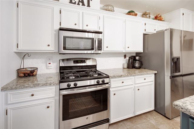 3904 Cheshire Court, Bryan, TX 77802