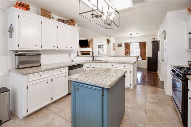 3904 Cheshire Court, Bryan, TX 77802