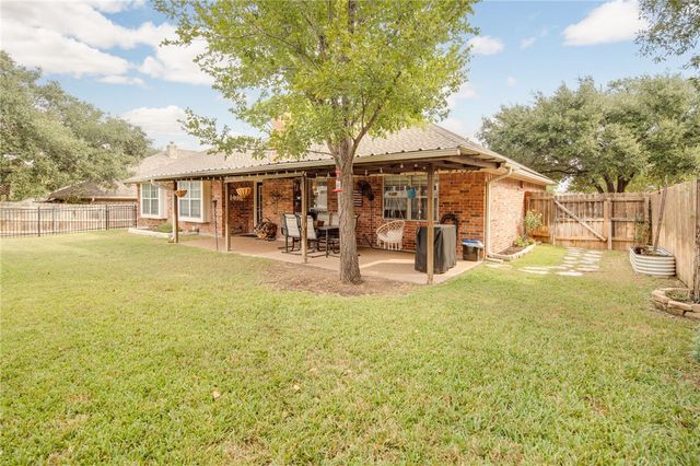 3904 Cheshire Court, Bryan, TX 77802