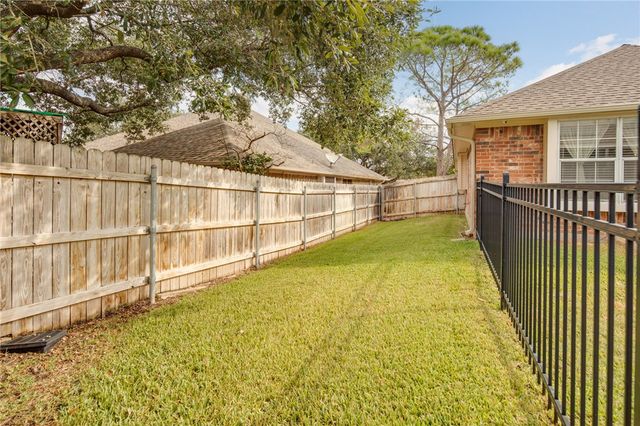 3904 Cheshire Court, Bryan, TX 77802