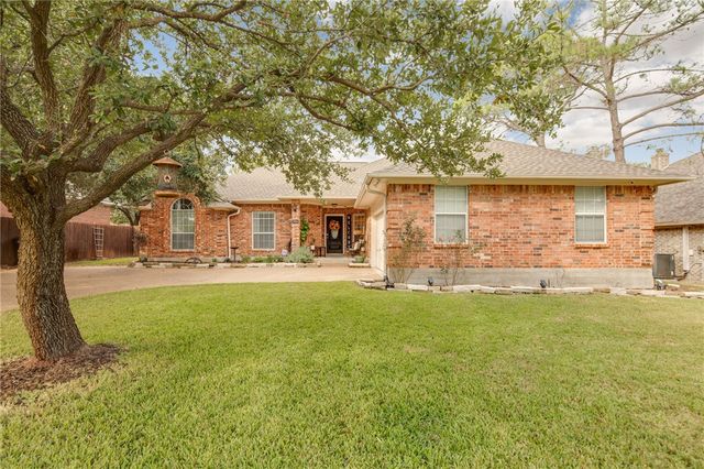 3904 Cheshire Court, Bryan, TX 77802
