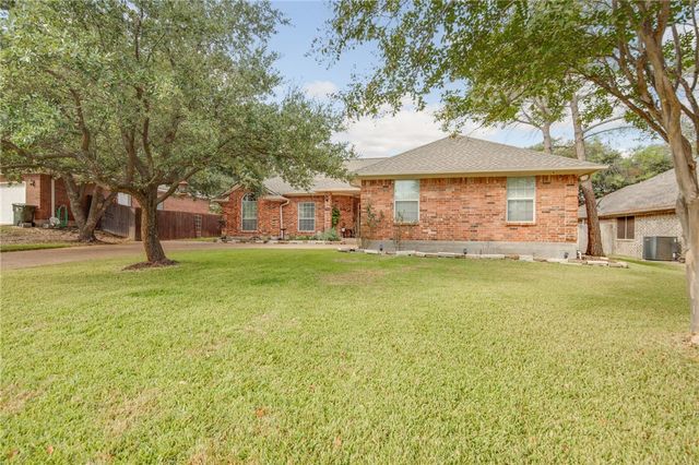 3904 Cheshire Court, Bryan, TX 77802