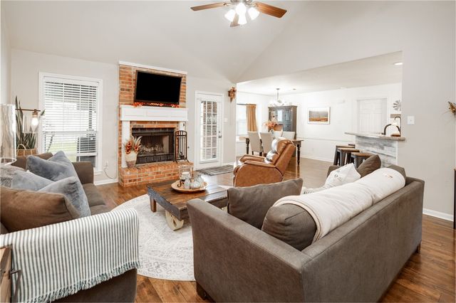 3904 Cheshire Court, Bryan, TX 77802