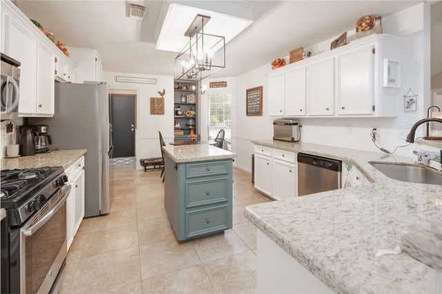 3904 Cheshire Court, Bryan, TX 77802