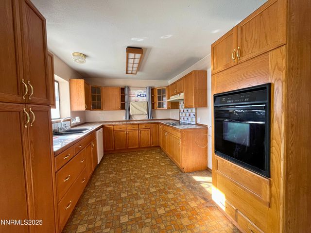 645 K Street, Hawthorne, NV 89415