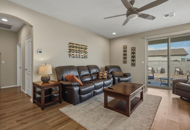 12005 Echo Valley Lane NW, Albuquerque, NM 87120