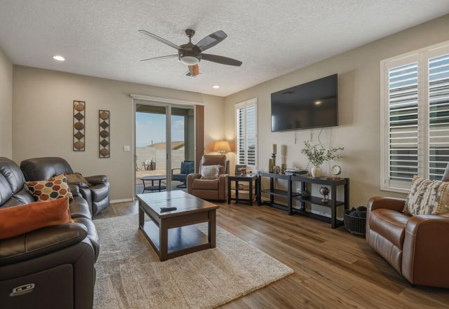 12005 Echo Valley Lane NW, Albuquerque, NM 87120
