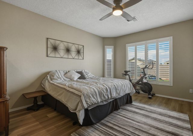 12005 Echo Valley Lane NW, Albuquerque, NM 87120