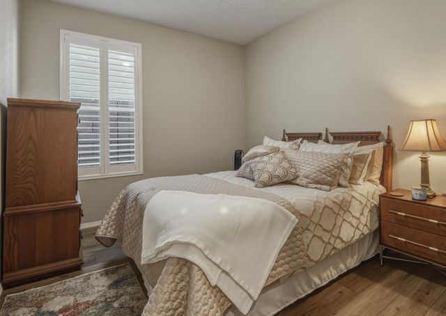 12005 Echo Valley Lane NW, Albuquerque, NM 87120