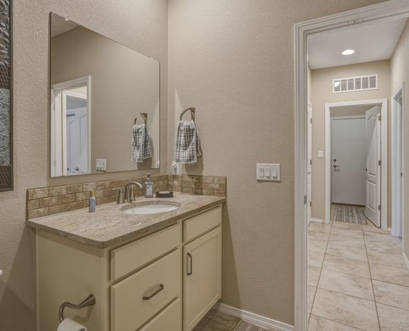 12005 Echo Valley Lane NW, Albuquerque, NM 87120