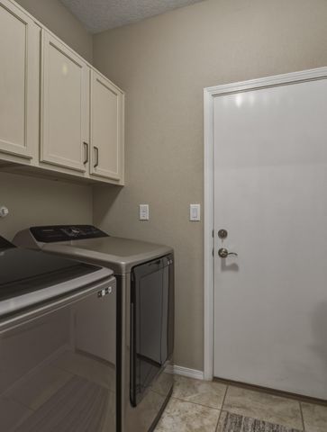 12005 Echo Valley Lane NW, Albuquerque, NM 87120