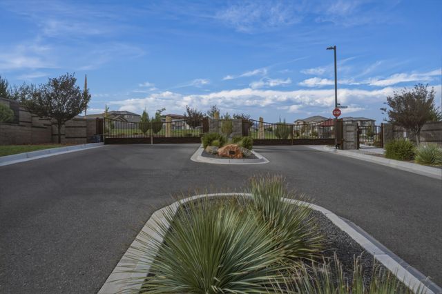12005 Echo Valley Lane NW, Albuquerque, NM 87120