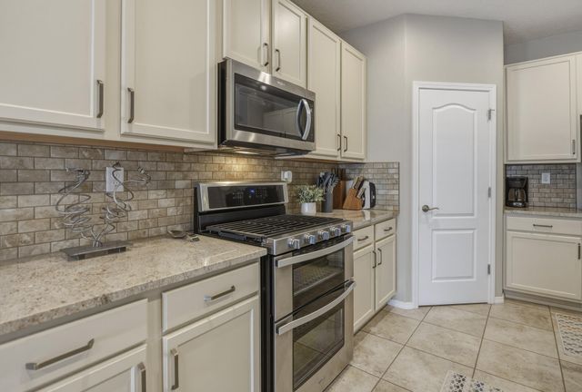 12005 Echo Valley Lane NW, Albuquerque, NM 87120