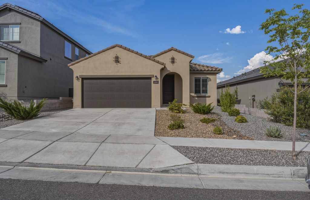 12005 Echo Valley Lane NW, Albuquerque, NM 87120