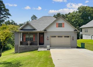 309 Autumn Avenue, Rossville, GA 30741