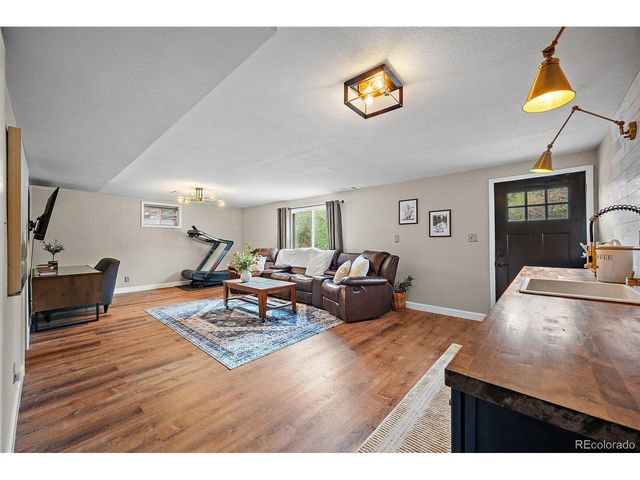 208 Oak Pl, Manitou Springs, CO 80829