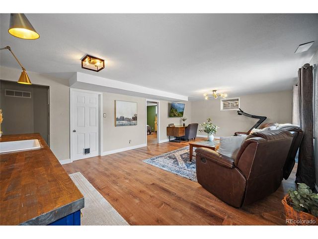 208 Oak Pl, Manitou Springs, CO 80829