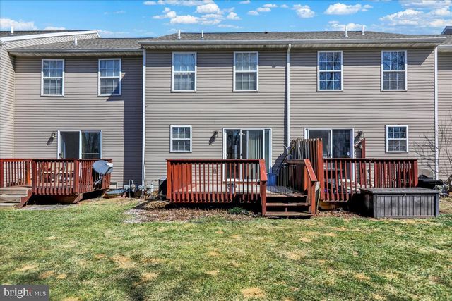 58 HORSESHOE DR, Douglassville, PA 19518