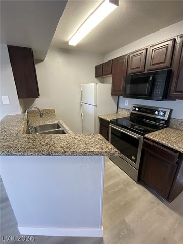 5174 South Jones Boulevard 208, Las Vegas, NV 89118