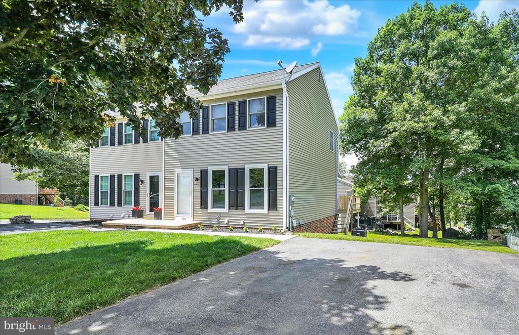 588 MOUNT GRETNA RD, Elizabethtown, PA 17022
