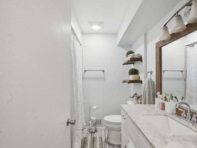 6235 N 95th STREET, Milwaukee, WI 53225