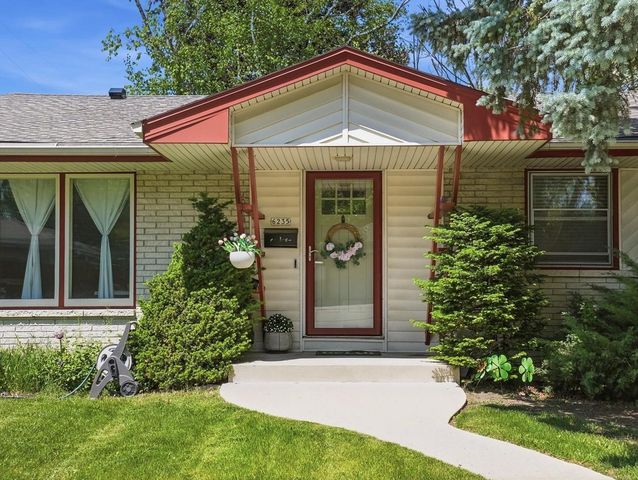 6235 N 95th STREET, Milwaukee, WI 53225