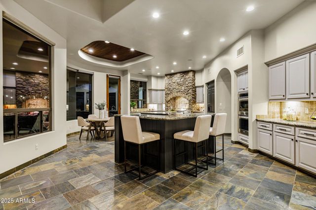 4327 E CAPRICORN Place, Chandler, AZ 85249