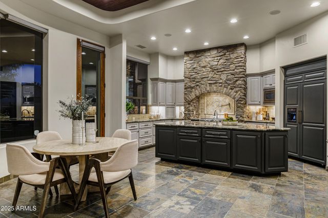 4327 E CAPRICORN Place, Chandler, AZ 85249