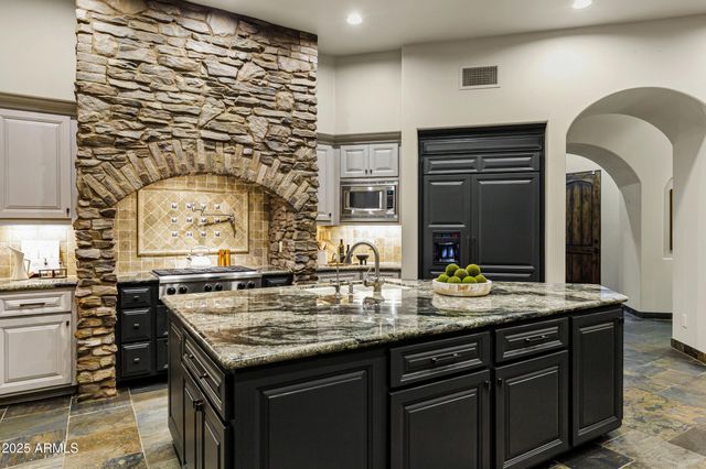 4327 E CAPRICORN Place, Chandler, AZ 85249